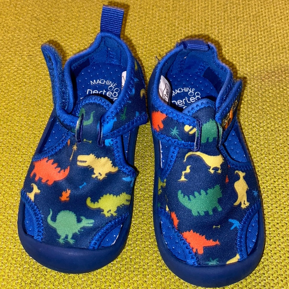 Nerteo swim shoes size US 5